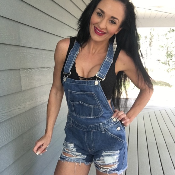 NWT distressed denim boyfriend short overalls - Picture 3 of 8